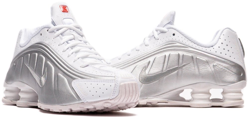 Shox R4 Sneakers