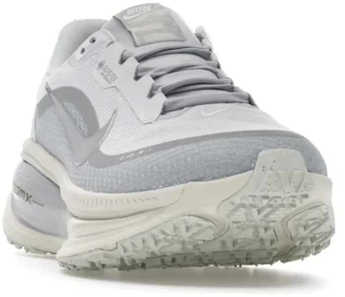 Nike Vomero 18 Gore-Tex Pure Platinum Light Pumice