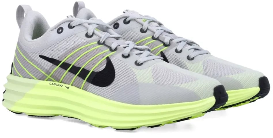 Lunar Roam Sneakers