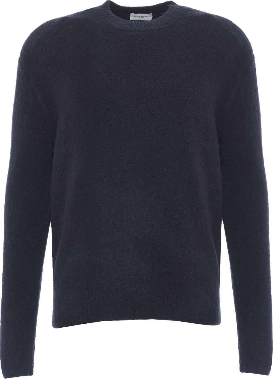 Pullover with raglan sleeves