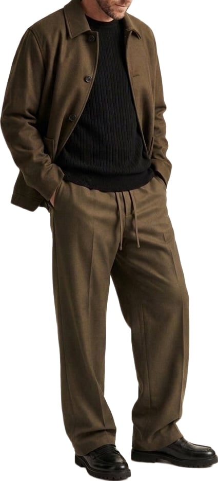Straight cut trousers