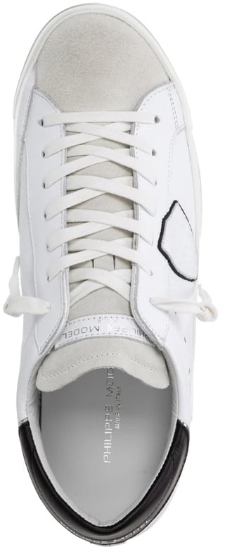 Sneakers white