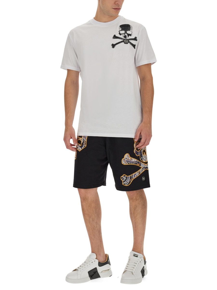 T-SHIRT WITH LOGO