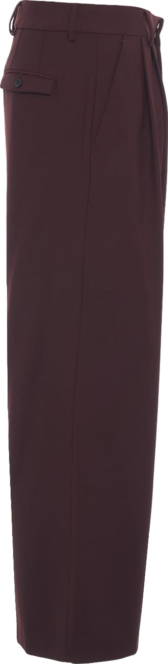 Pleated trousers