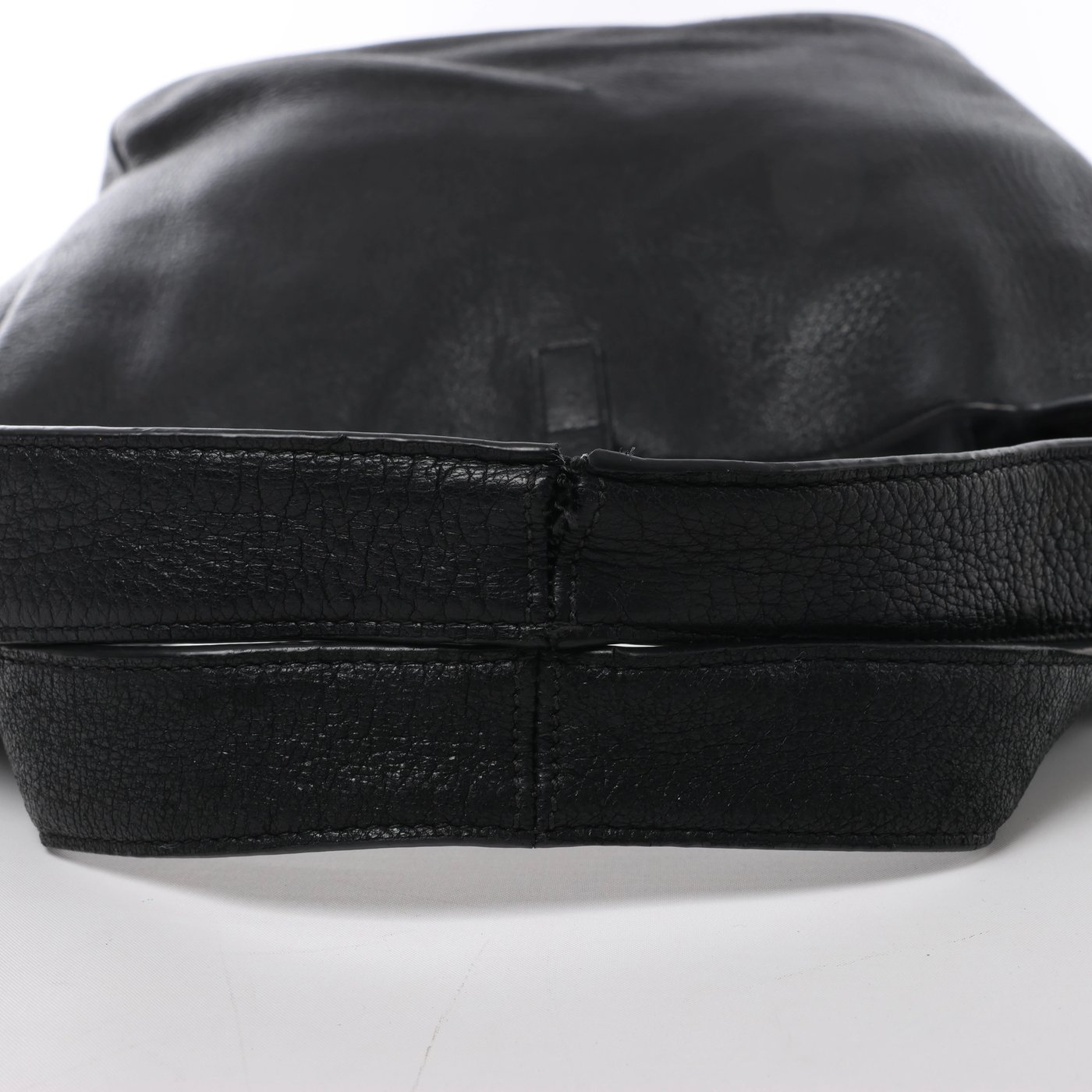Saint Laurent Paris Le 5 À 7 Bea Leather Shoulder Bag in Black 763435