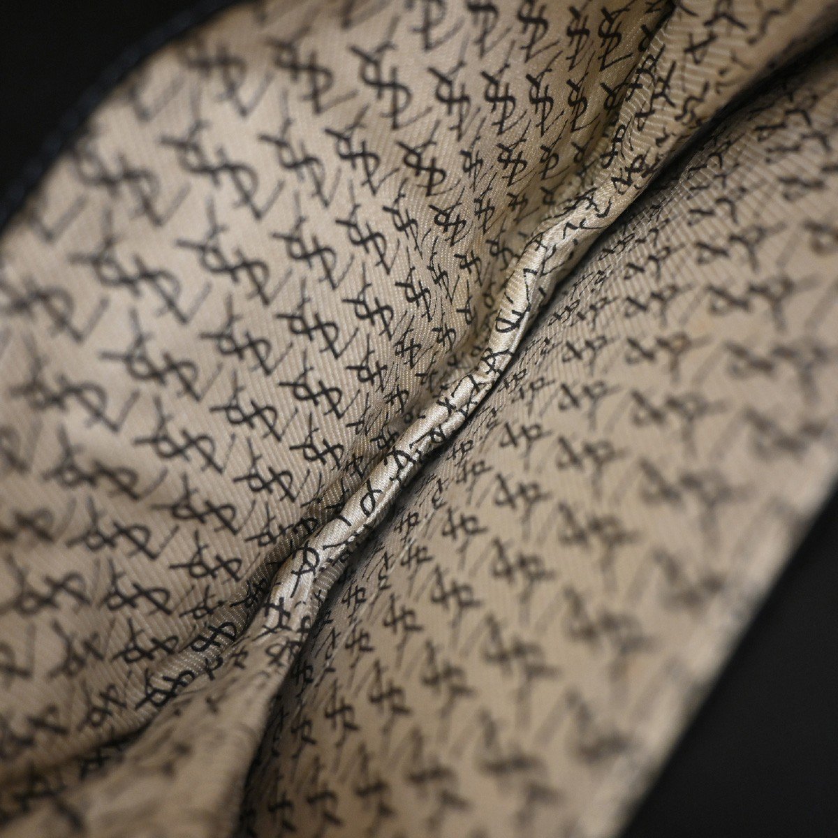 Saint Laurent Vintage Shoulder bag Leather Medium