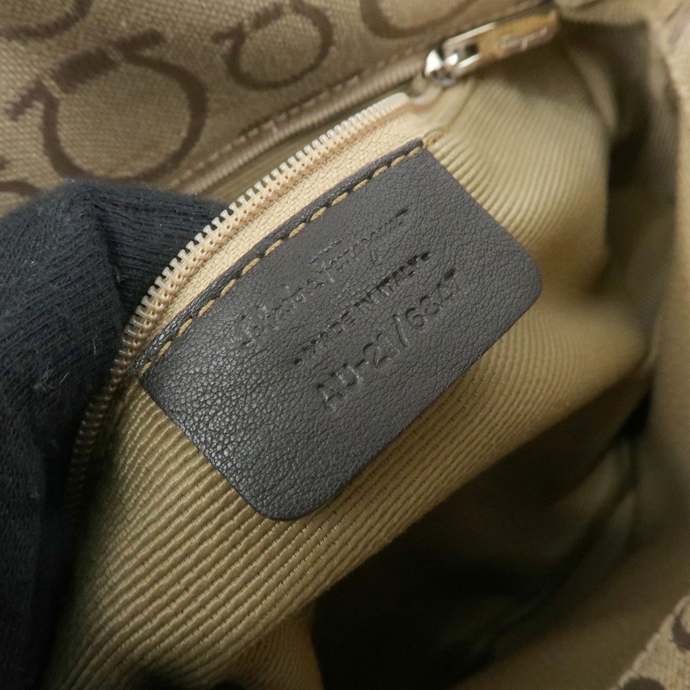 Salvatore Ferragamo Gancini Handle Leather Large
