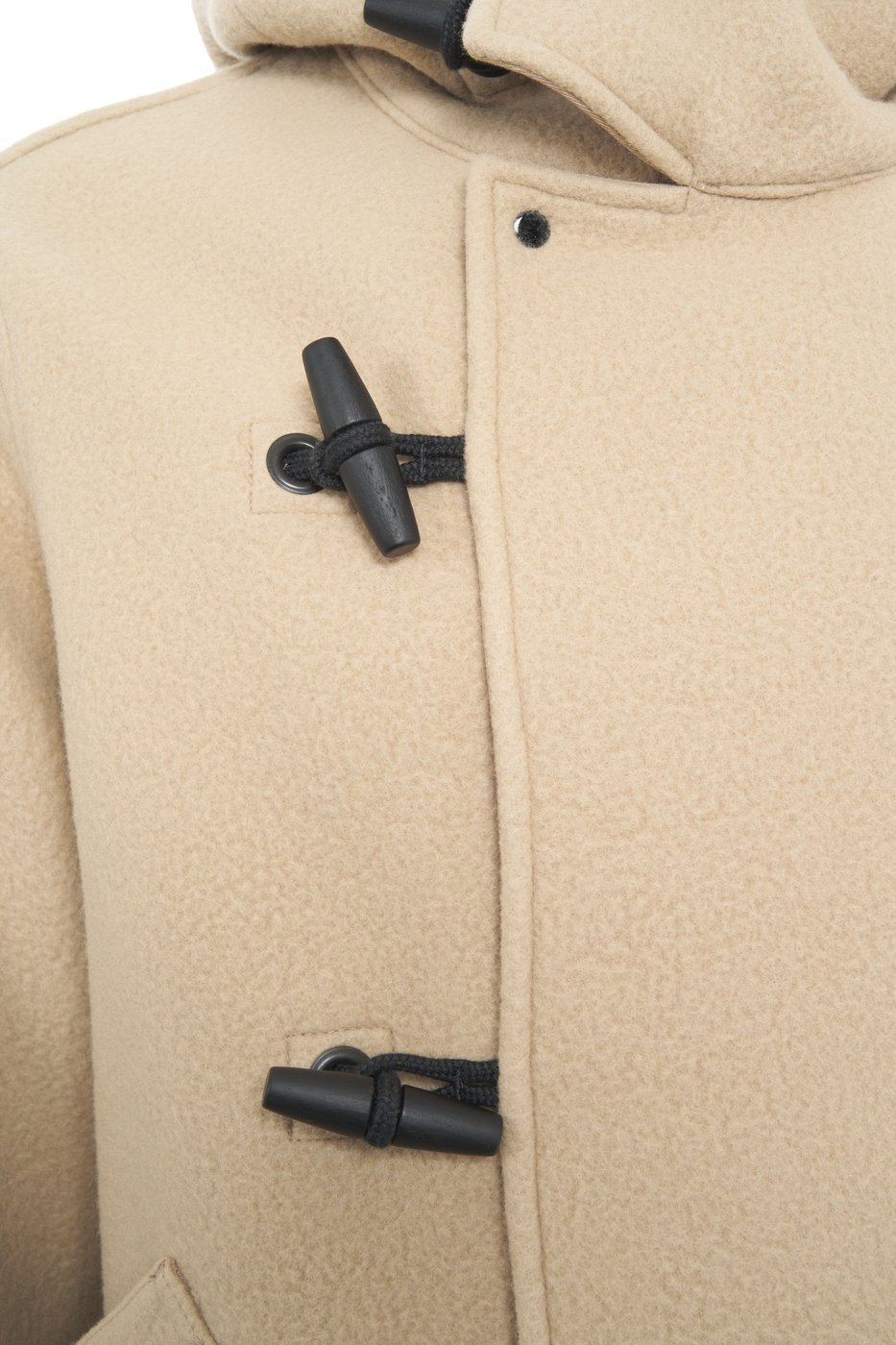 Jacket with toggle closure