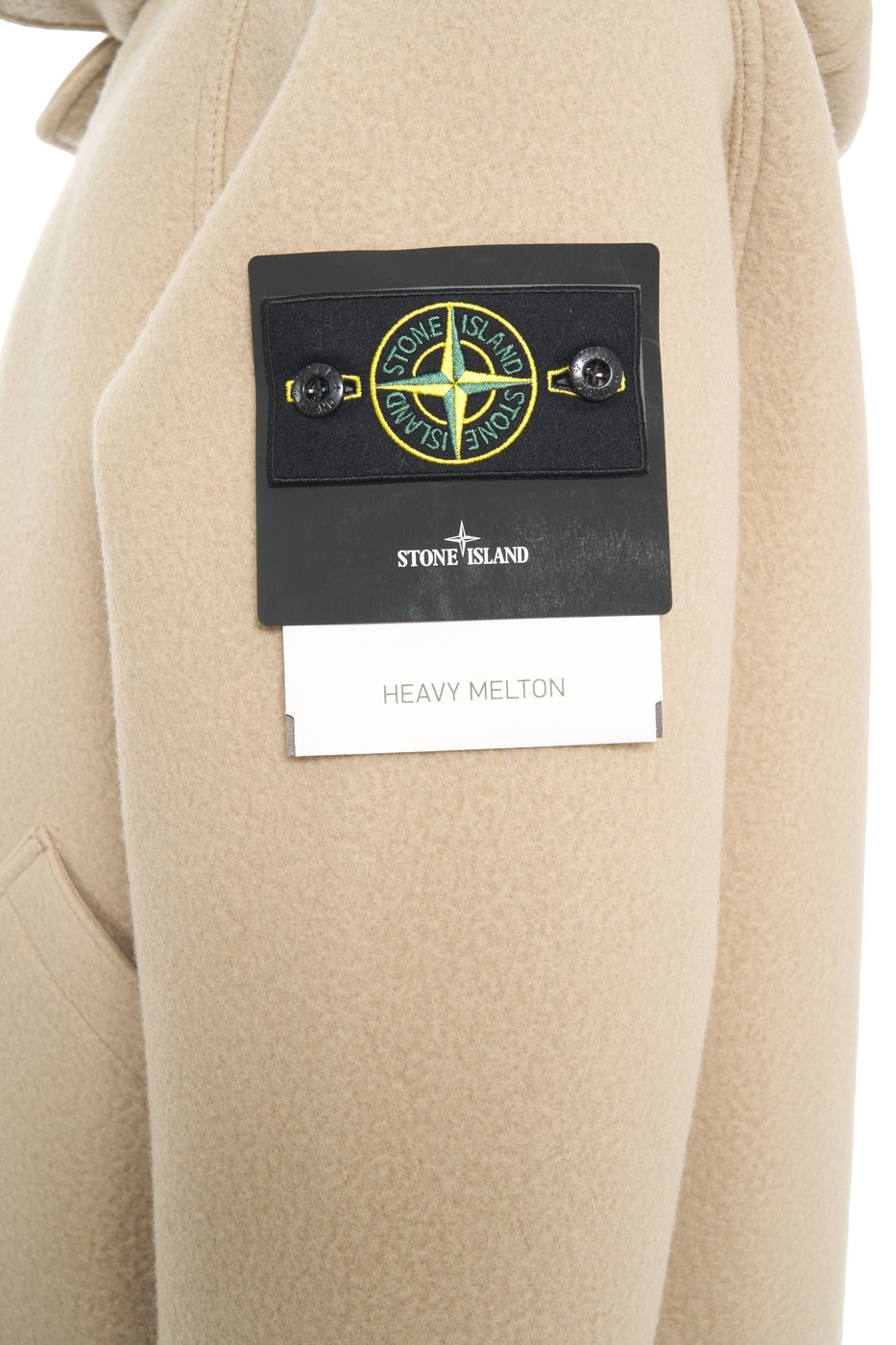 Jacket with toggle closure