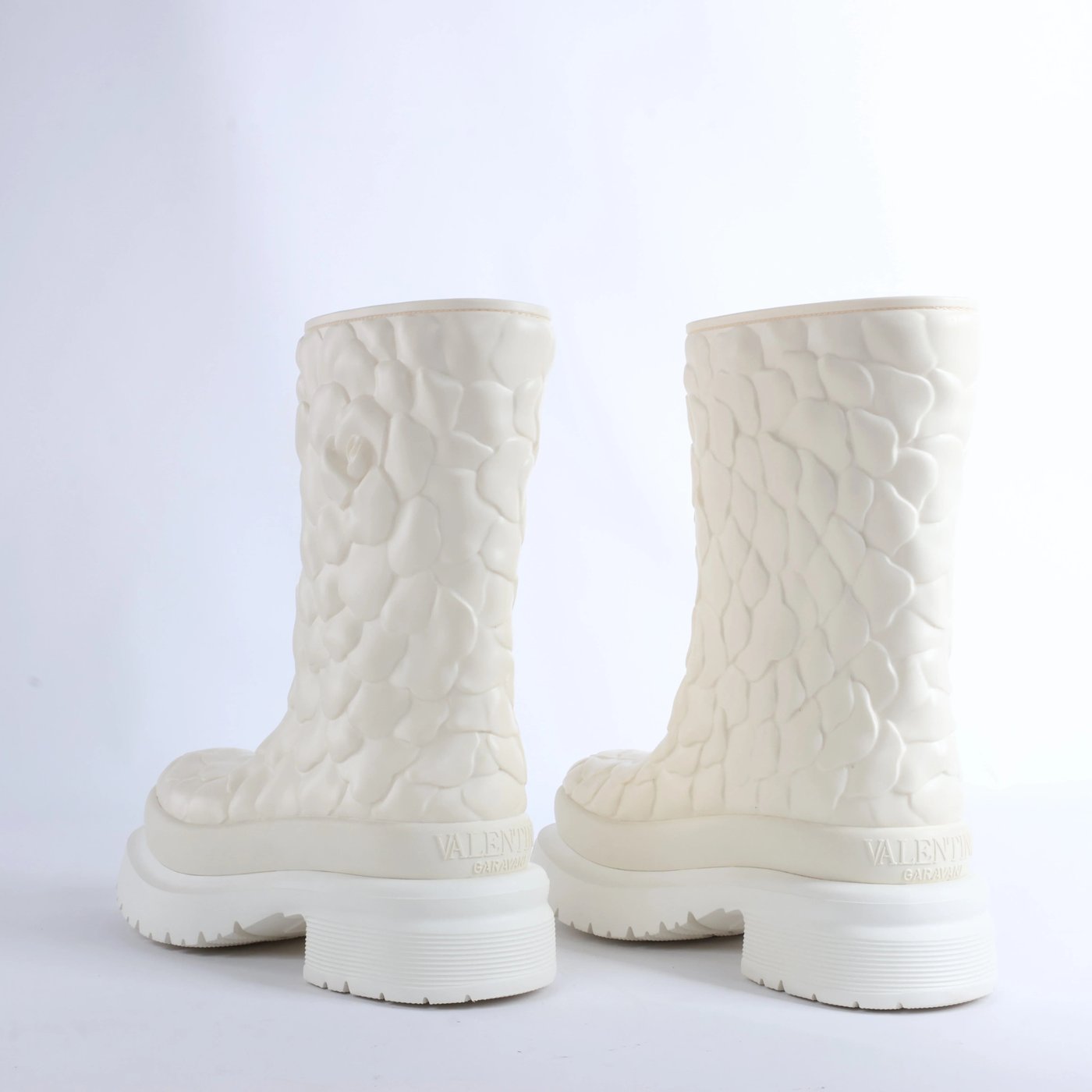 Valentino Garavani Atelier Rose Edition Rubber Rain Boots in White, Size EU 38