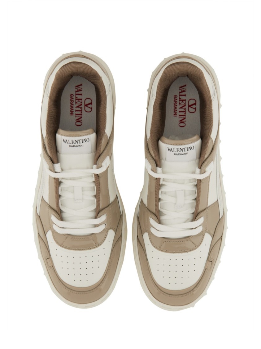 "Freedots" Low Top Sneaker