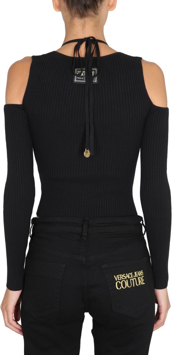 SHIRT WITH BARE SHOULDERS
