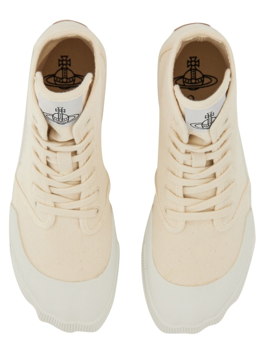 High Top Sneaker