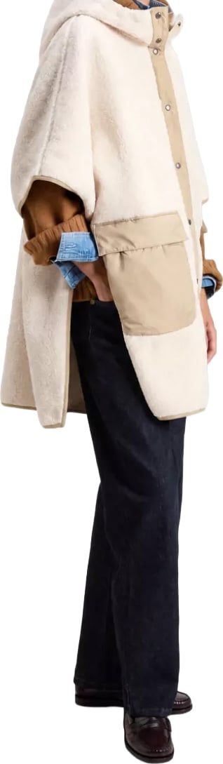 Mixed sherpa cape