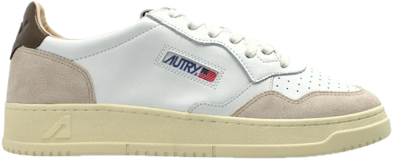 sneakers white