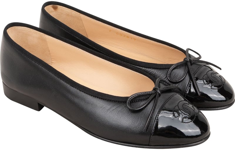 Chanel Black Lambskin Patent Cap Toe CC Ballerina Flats (34)