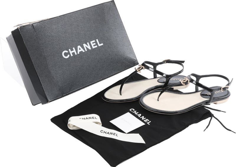Chanel Coco Mark 14P Suede x Patent Beach Sandals in Black G28941, Size EU 38
