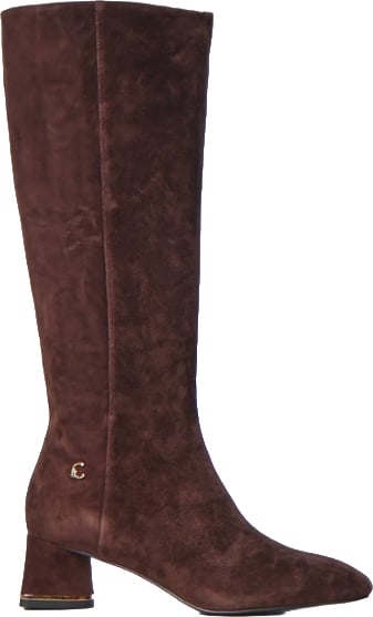 Boots Brunette
