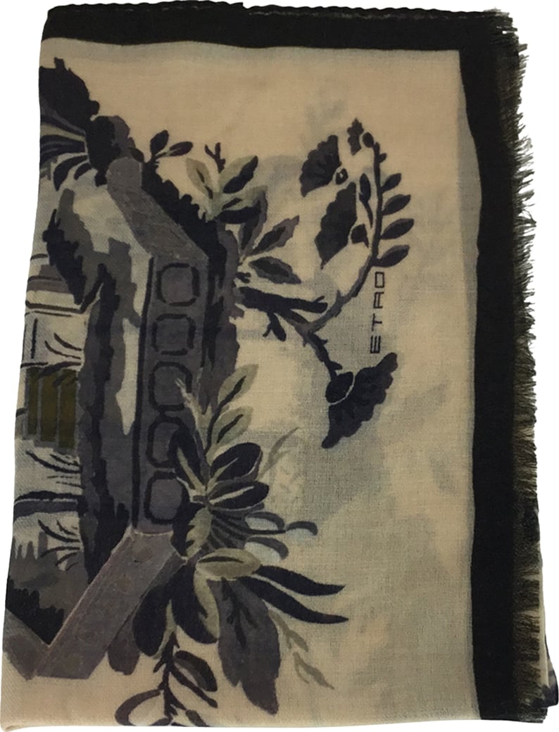 Scarf in wool and cashmere with floral pattern