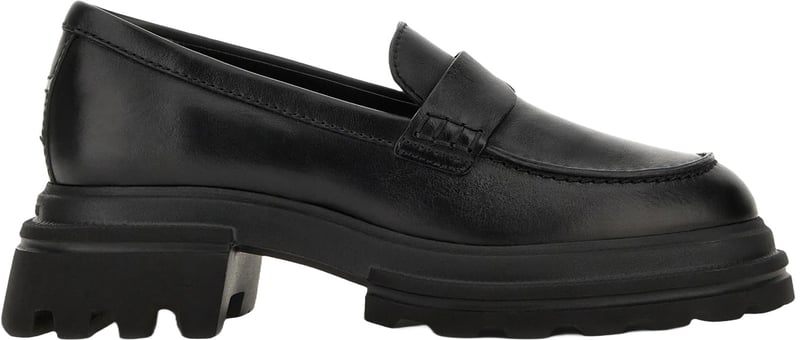 Luxe Black Calfskin Loafers With Refined Details
