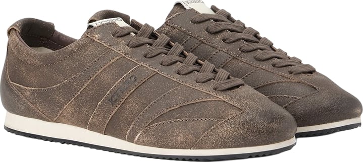 Low-top sneakers in brown suede