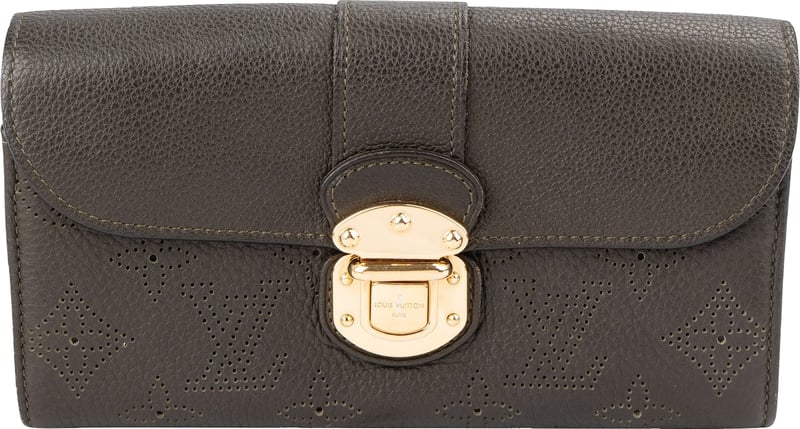 Louis Vuitton Olive Green Mahina Leather Amelia Wallet