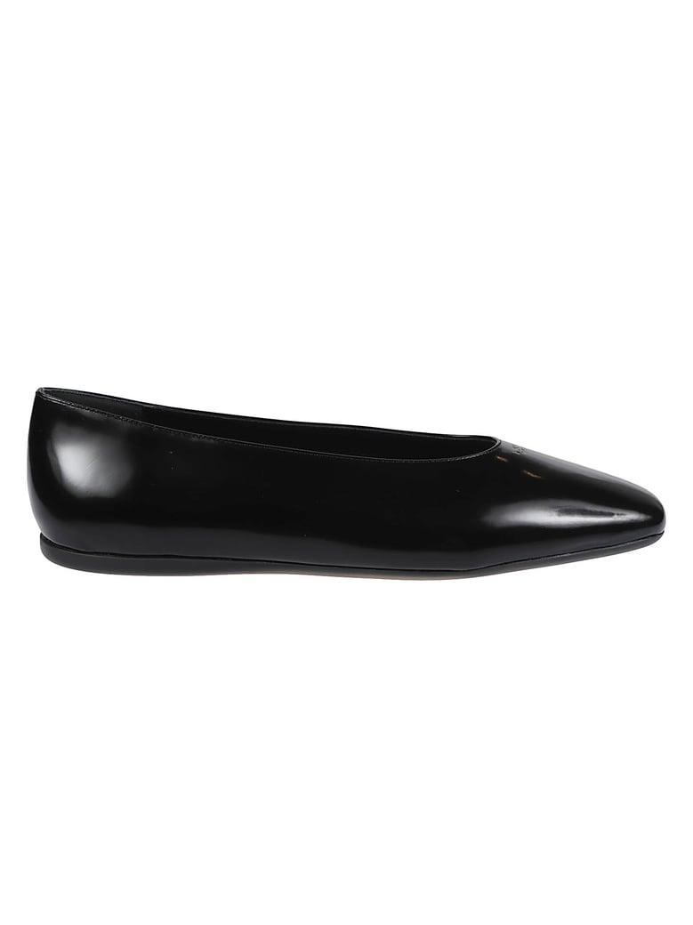 Spazzolato Pointed-Toe Glossy Flats