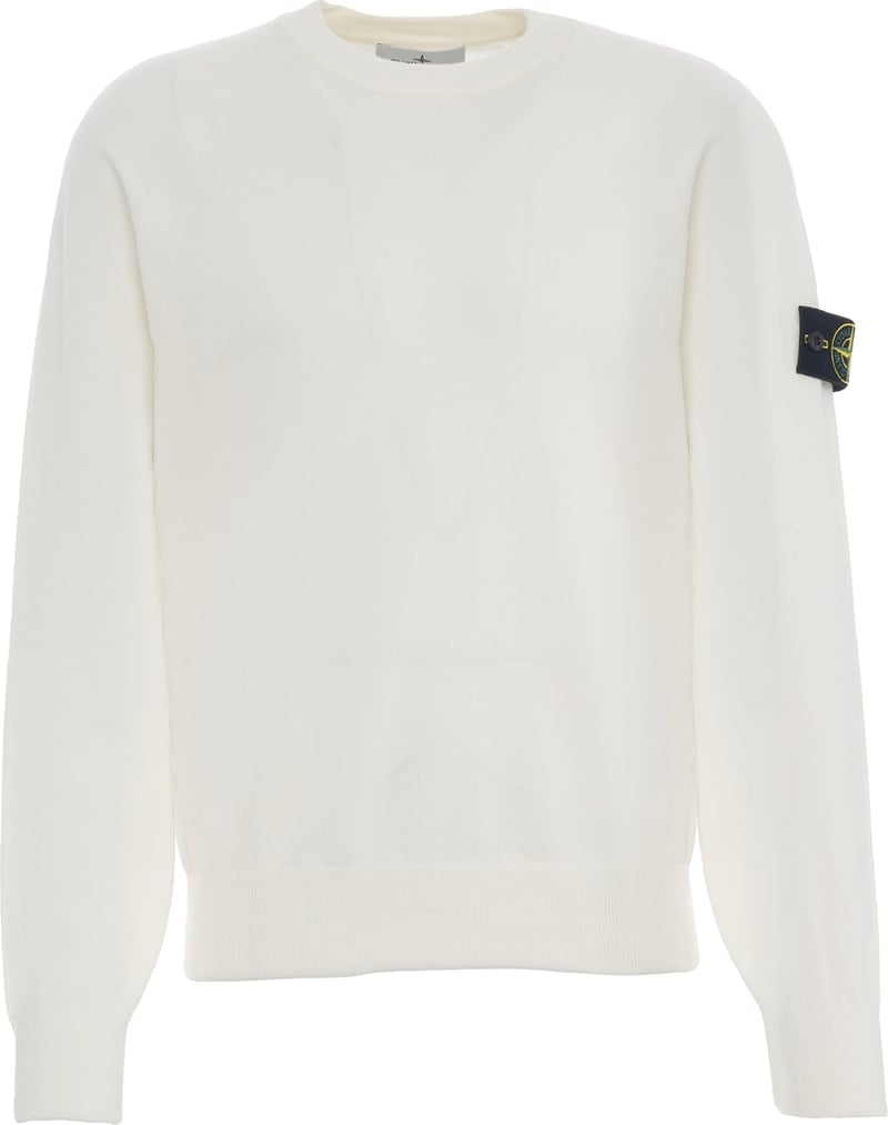 Pullover with logo patch