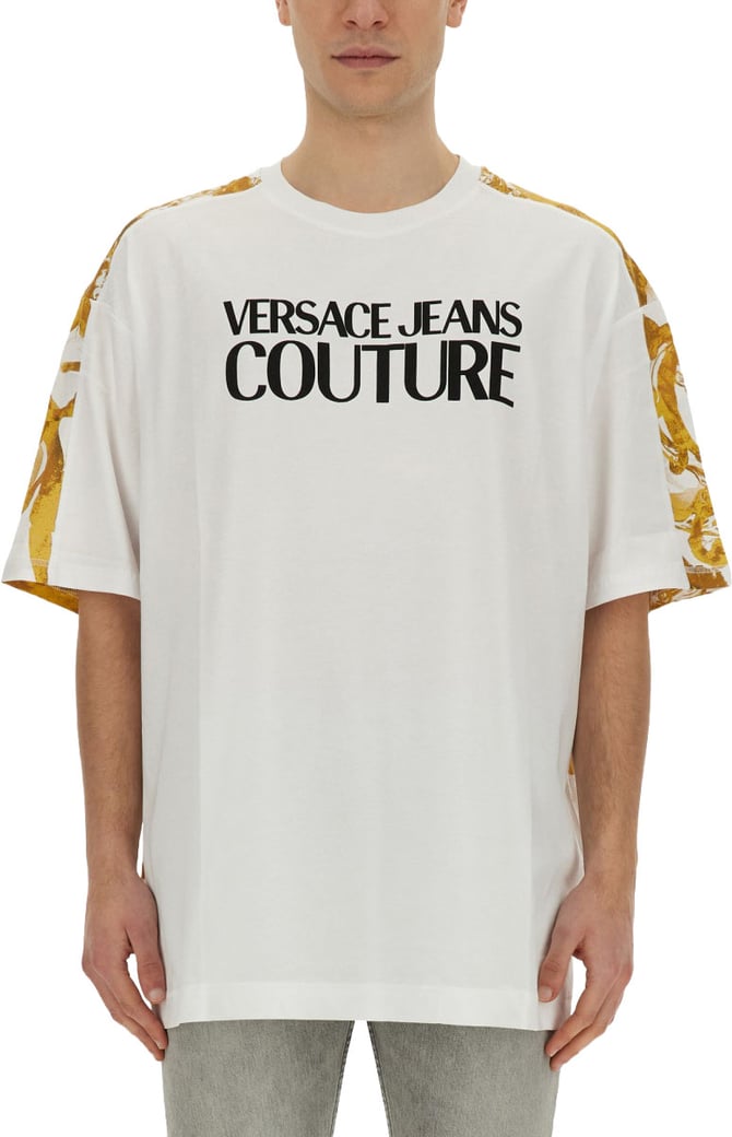 T-SHIRT WITH LOGO